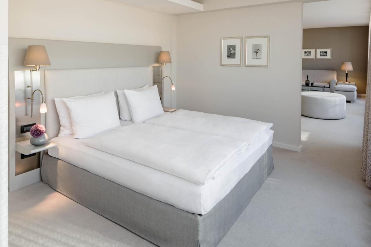 فندق ذا ماندالا برلين المظهر الخارجي الصورة A bedroom at the hotel