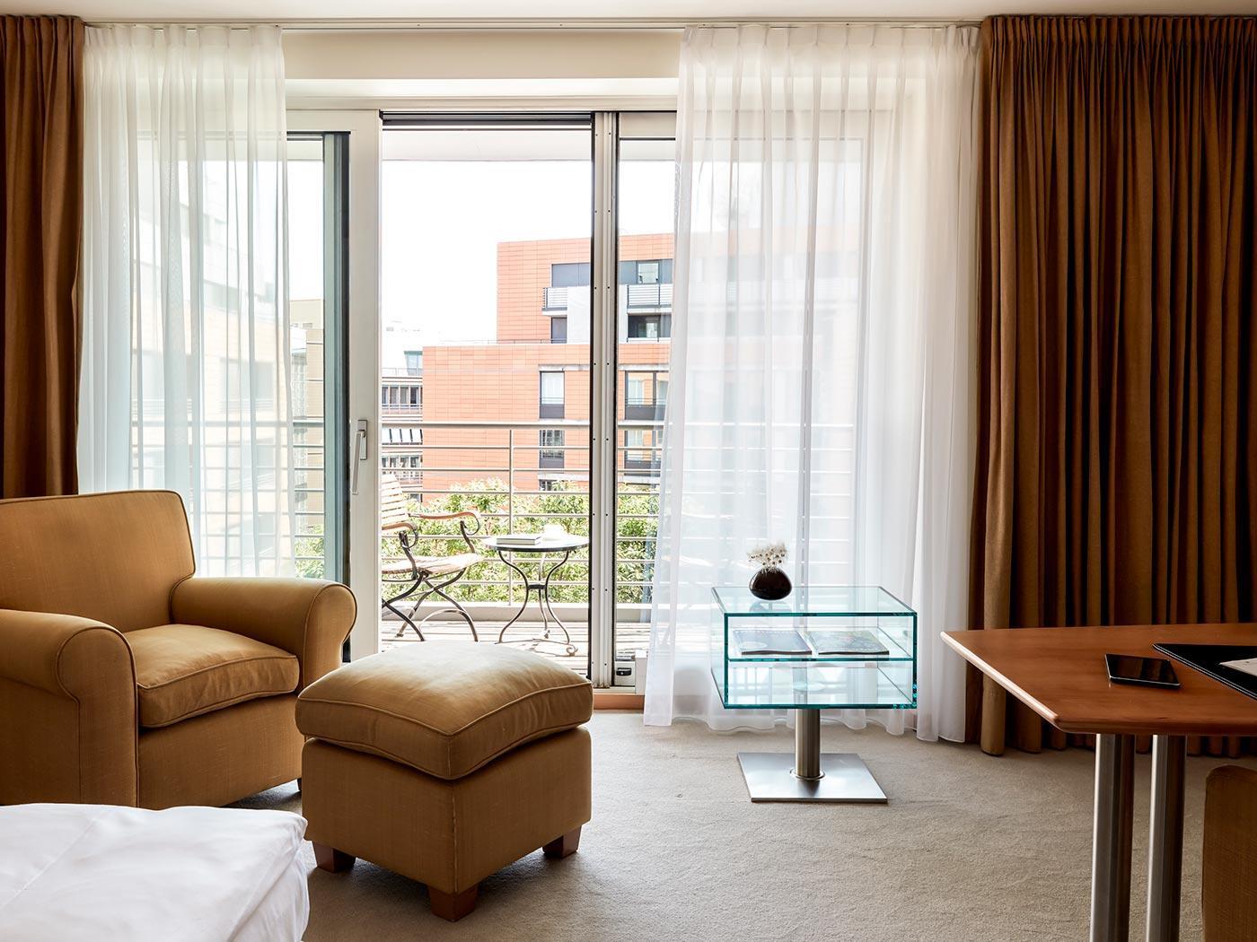 فندق ذا ماندالا برلين المظهر الخارجي الصورة A room at the hotel